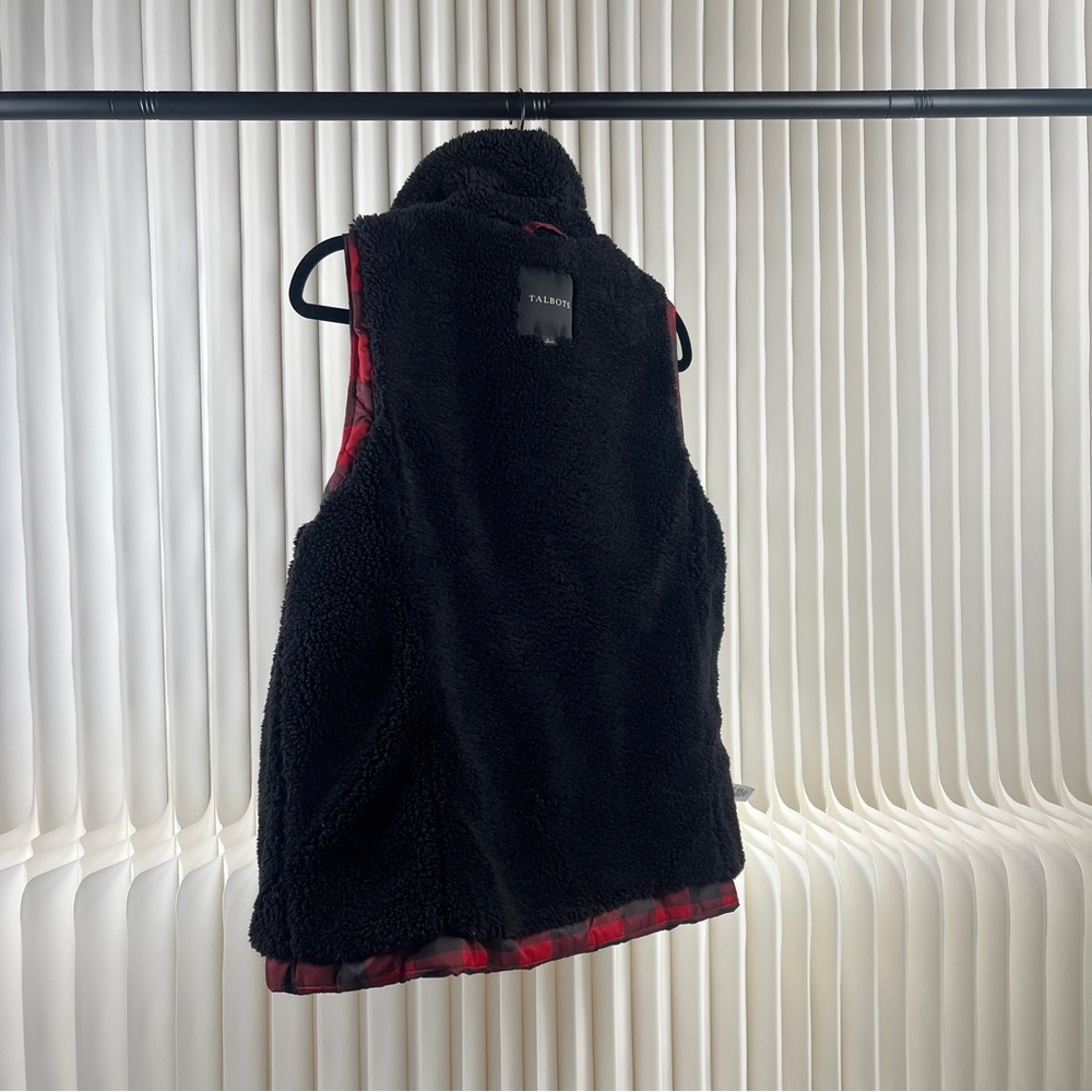 Talbots Women’s Red and Black Buffalo Plaid Primaloft Sherpa Vest - Picture 14 of 16